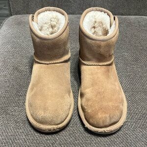 UGG boots girls